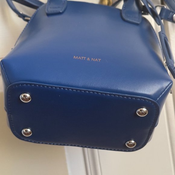 GESSI MINI VEGAN SATCHEL - APPLESKIN™ - Picture 2 of 5